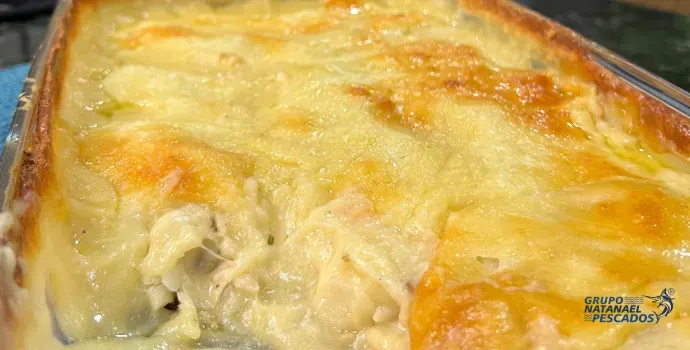 Filé de Merluza ao Molho de Batatas